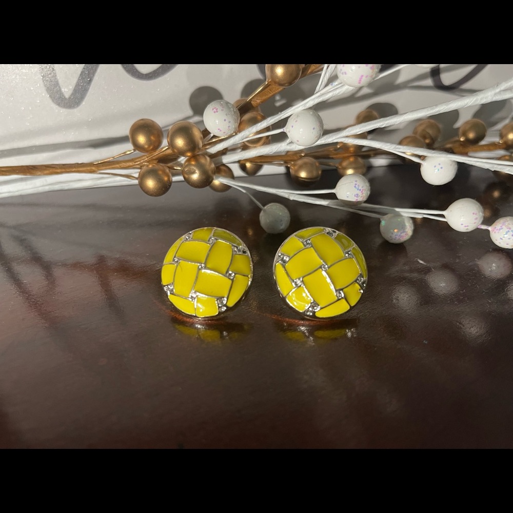 Yellow & Silver Round Studs